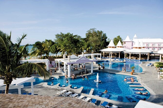 Riu Palace Tropical Bay Resort Private Airport Transfer - Finding your driver outside the terminal