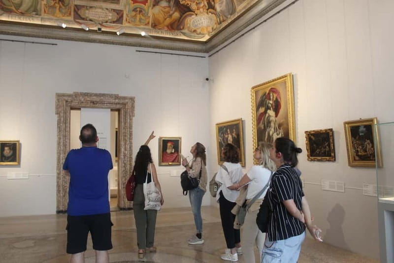 Rome: Palazzo Barberini Guided Tour - Meeting your guide in the Barberini courtyard