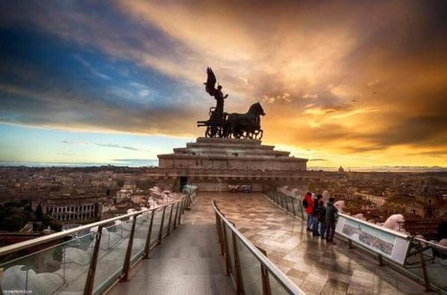 Rome: Vittoriano with Rooftop & Palazzo Venezia Hosted Entry - The Vittoriano rooftop is the real prize