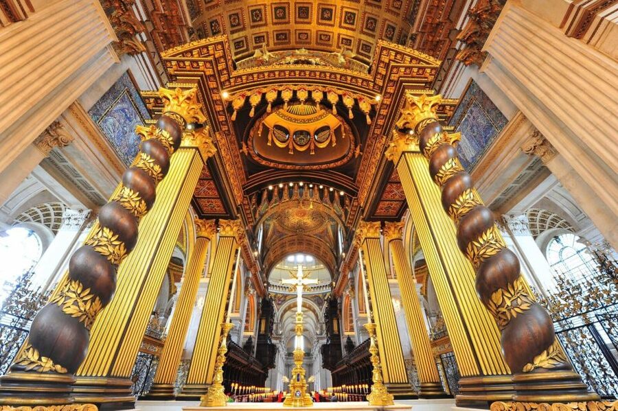 Royal London Tour incl Buckingham Palace & Changing of Guard - The coach tour gives you a fast London orientation