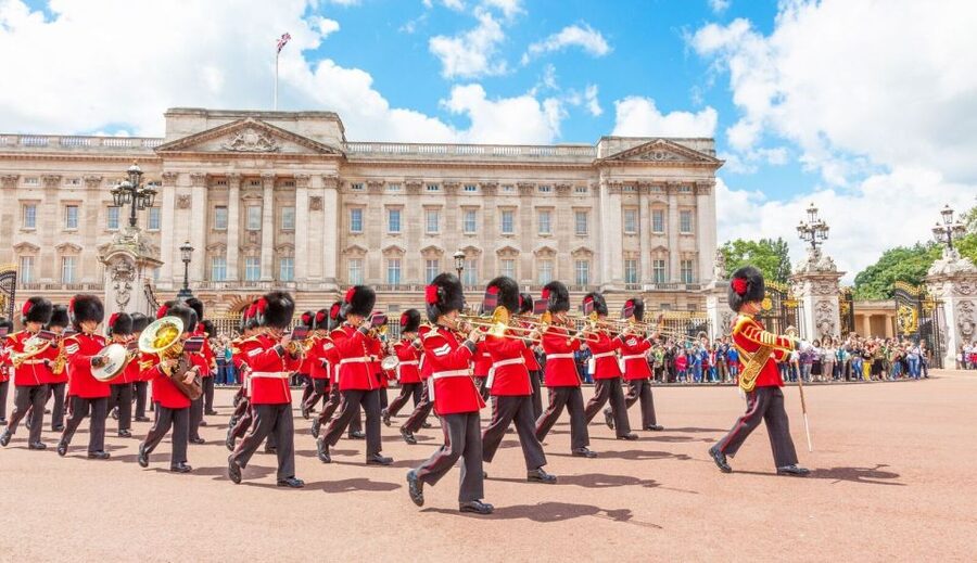 Royal London Tour incl Buckingham Palace & Changing of Guard - Who should book this royal London day?