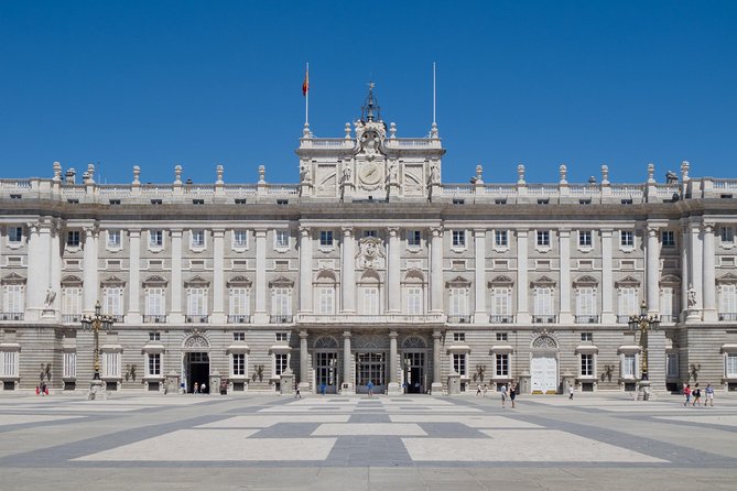 Royal Palace Guided Tour Small Group with Tickets - Priority entry and the palace queue