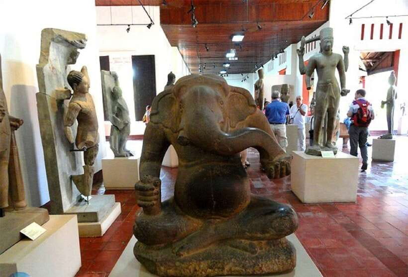 Royal Palace, National Museum & Wat Phnom with Private tour - The private car makes the half-day work