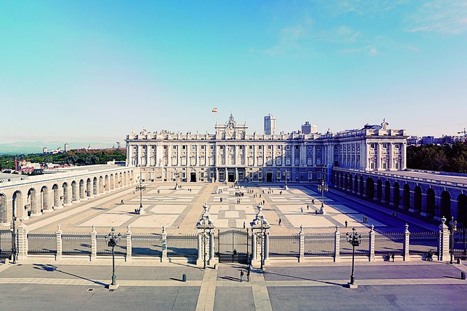 Royal Palace of Madrid Early Entrance Tour Skip-The-Line Ticket - Guide quality and language choice