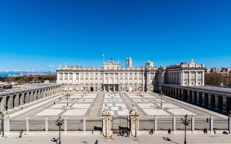 Royal Palace of Madrid: Private tour with entrance included - The Throne Room and Hall of Mirrors