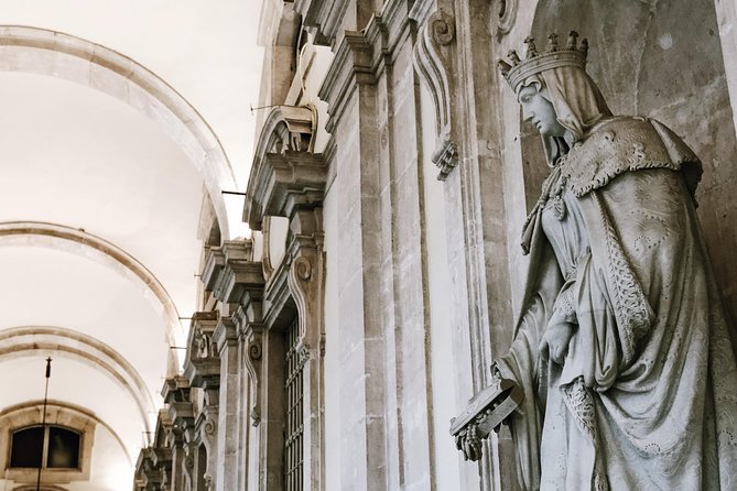Royal Palace + Old City Madrid Exclusive Guided Walking Tour - Walking demands, timing, and practical details