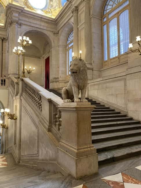 Royal Palace + Royal Collections Gallery Guided Tour - Who Should Book This Experience?