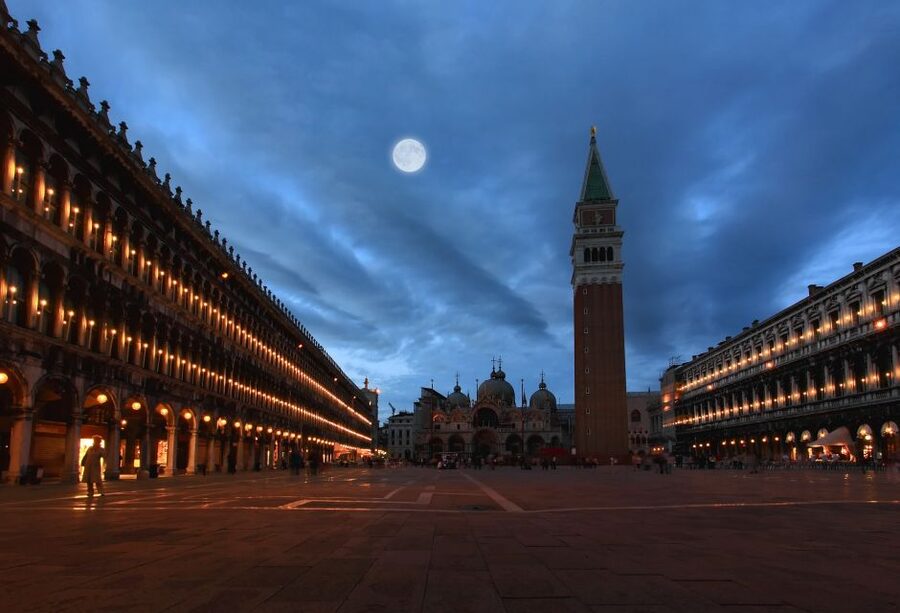 Saint Mark's and Doge's Palace: VIP After Hours Tour - St Mark’s Square before the doors reopen
