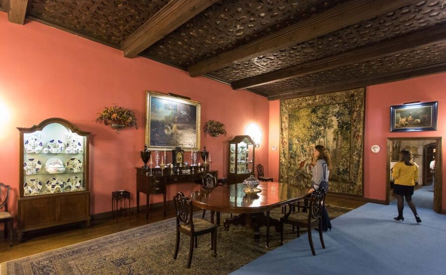 Salamanca: Monterrey Palace Audio-Guided Tour - Who will enjoy this palace visit?