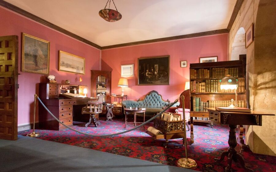 Salamanca: Monterrey Palace Audio-Guided Tour - The kitchen and servants’ quarters option