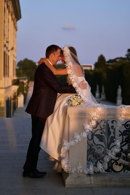 Schönbrunn Palace Private Photoshooting tour - The palace garden and its 10-minute stop