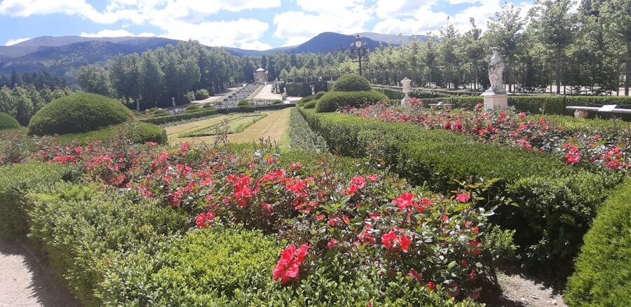 Segovia: Royal Palace of La Granja de San Ildefonso Tour - What the two-hour length really gives you