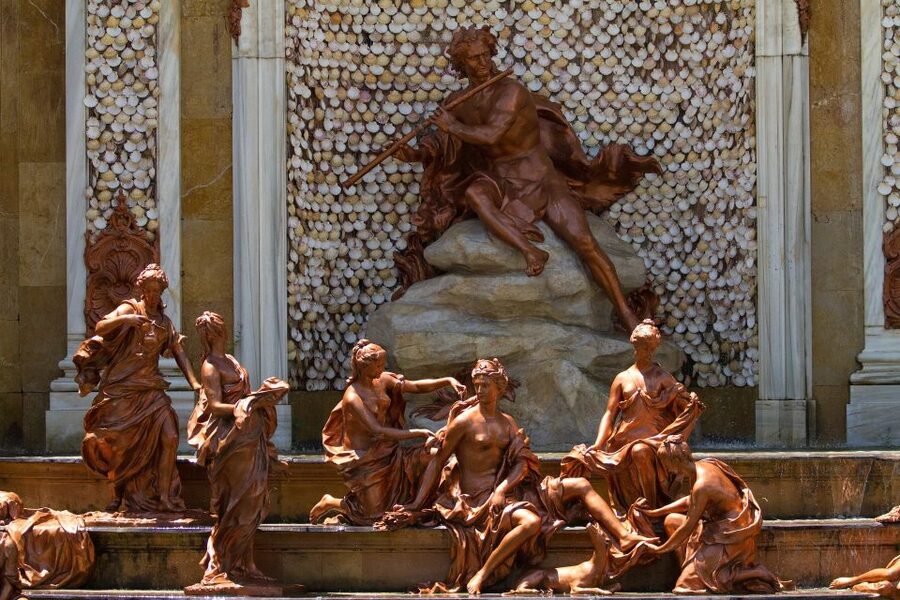 Segovia: Royal Palace of La Granja de San Ildefonso Tour - Should you book La Granja with a guide?