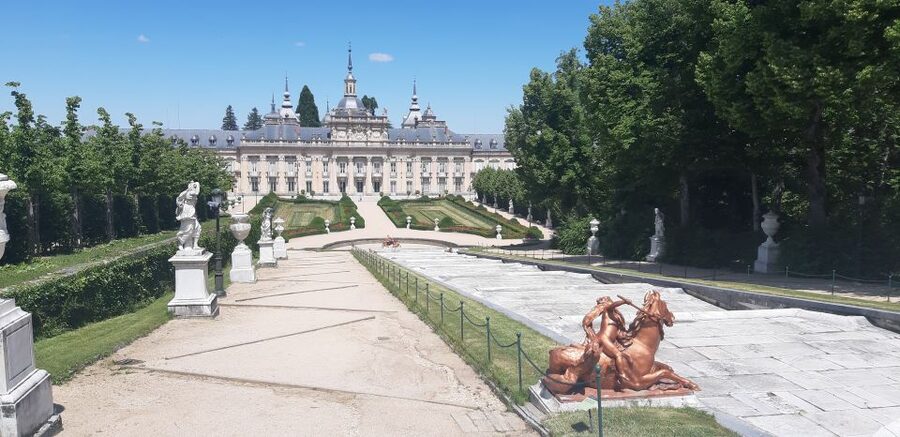 Segovia: Royal Palace of La Granja de San Ildefonso Tour - Meeting outside the Real Colegiata
