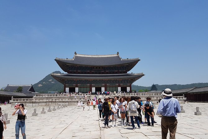 Seoul City Sightseeing Tour Including Gyeongbokgung Palace, N Seoul Tower, and Namsangol Hanok Village - A useful first day in Seoul