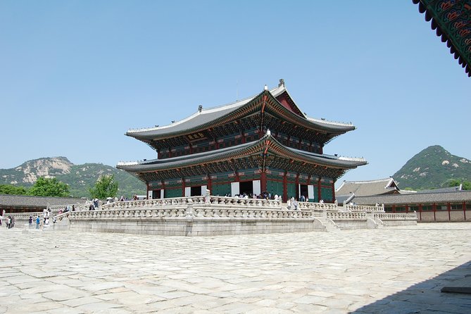 Seoul City Sightseeing Tour Including Gyeongbokgung Palace, N Seoul Tower, and Namsangol Hanok Village - Gyeongbokgung Palace and the Joseon court