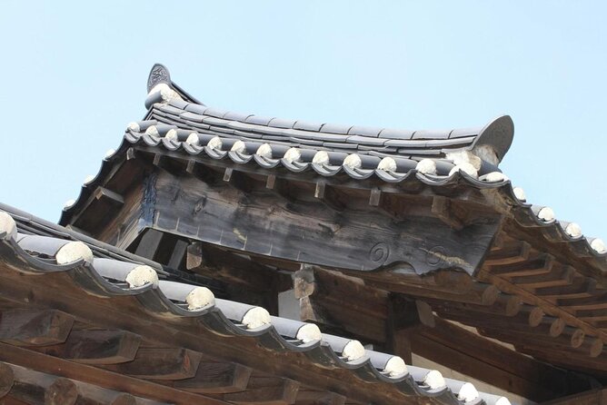 Seoul City Sightseeing Tour Including Gyeongbokgung Palace, N Seoul Tower, and Namsangol Hanok Village - Jogyesa Temple: a calm start in central Seoul