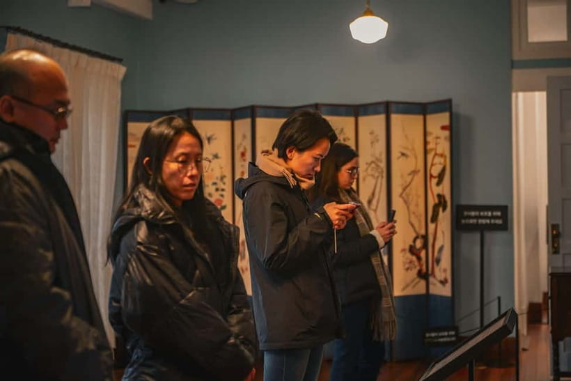 Seoul: Colonial History Tour with Prison&Palace, Market Food - Who should book this experience