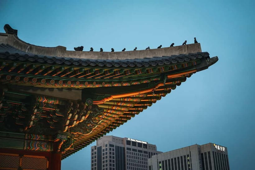 Seoul: Colonial History Tour with Prison&Palace, Market Food - Guides, pace, and the personal side of the tour