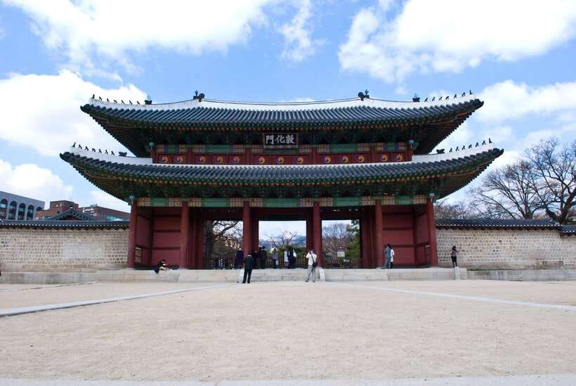 Seoul: Full-Day Royal Palaces Private Tour - What the $295 price gives you