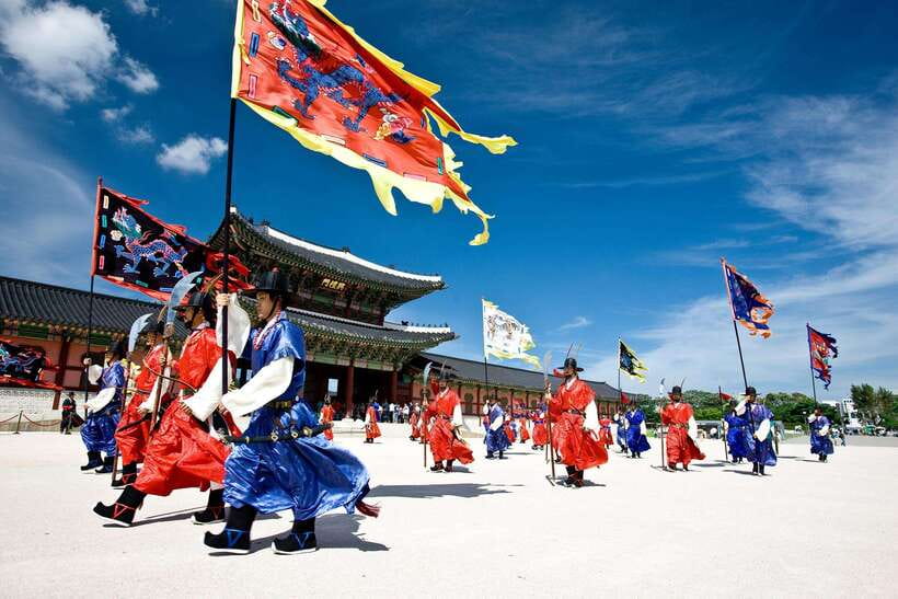 Seoul: Full-Day Royal Palaces Private Tour - Gyeongbokgung and the Royal Guard ceremony