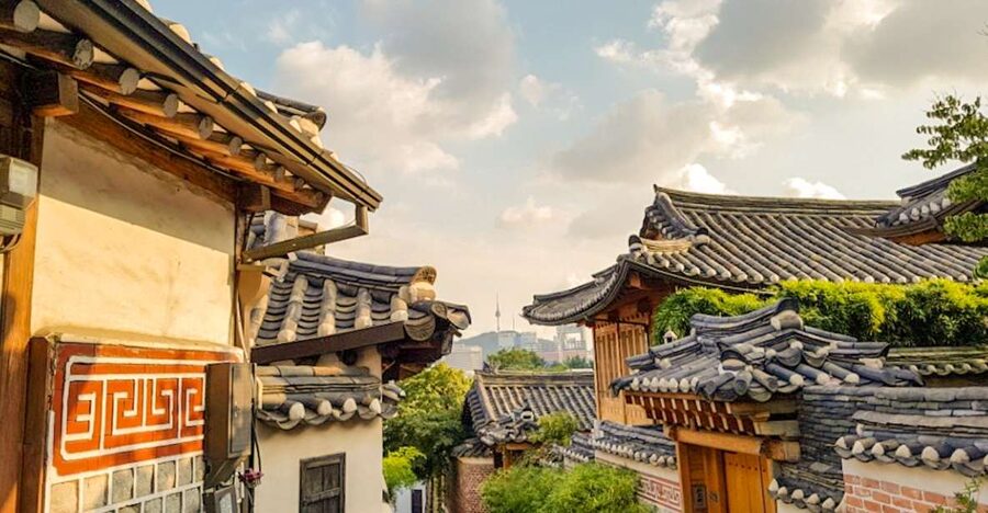 Seoul: Gyeongbok Palace and Bukchon Hanok Walking Tour - Price, pace, and overall value