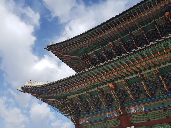 Seoul: Gyeongbok Palace, Bukchon Village, and Gwangjang Tour - Bugak Skyway and the 40-minute view