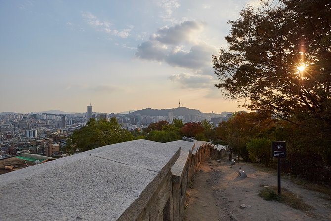 Seoul: Gyeongbok Palace, Bukchon Village, and Gwangjang Tour - Gwangjang Market and a useful finish