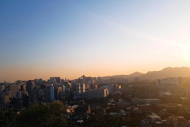 Seoul: Gyeongbok Palace, Bukchon Village, and Gwangjang Tour - Timing, transport, and group expectations