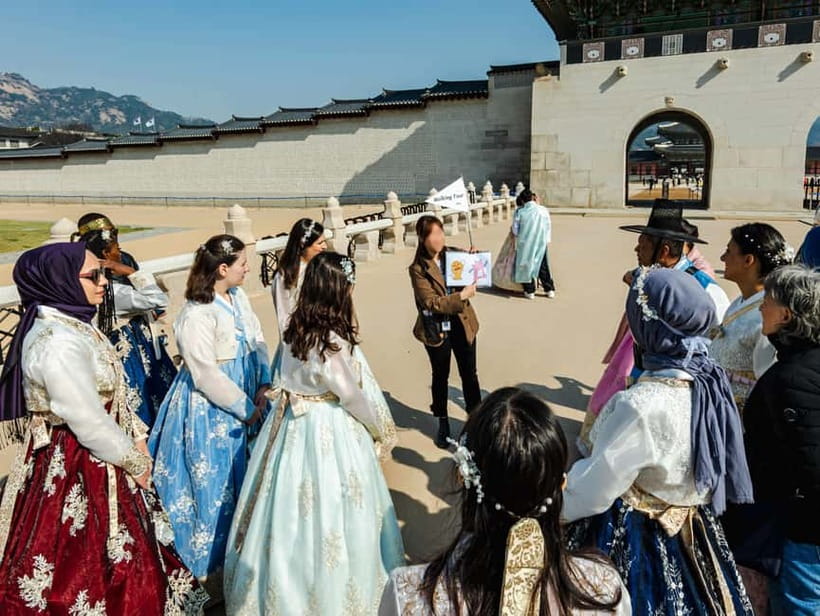 Seoul Half-Day City Highlight, Palace Tour with Hanbok - Who should book this Seoul tour?