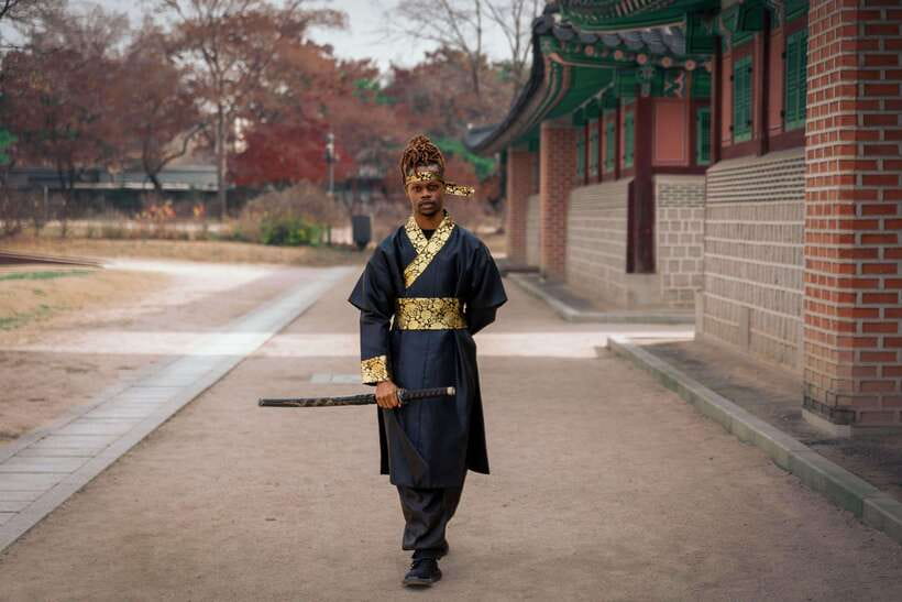 Seoul: Hanbok Photo Tour at Gyeongbokgung Palace - Hair styling before entering Gyeongbokgung