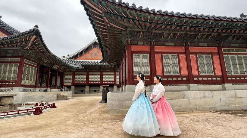 Seoul Highlights: Gyeongbok Palace, Insadong & N Seoul Tower - Gyeongbokgung Palace gives you the grand view
