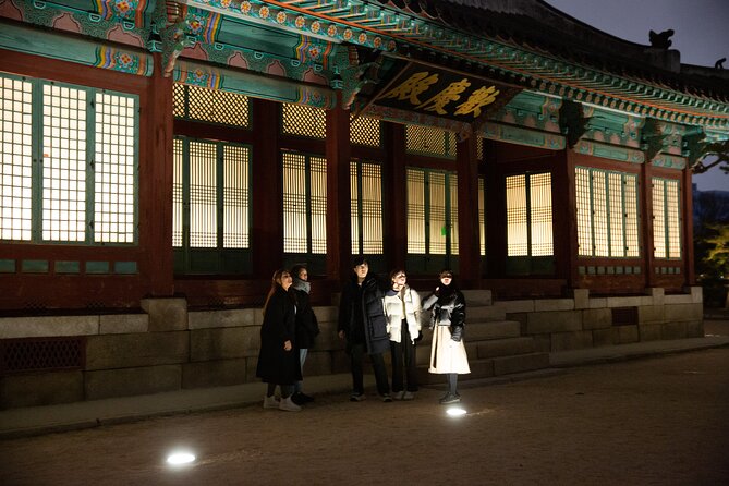 Seoul Night Palace & Market Food Tour with Vehicle - Jogyesa Temple and the quieter finish