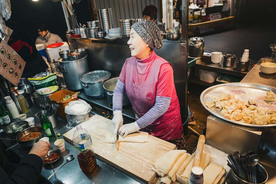 Seoul: Palace, Temple and Market Guided Foodie Tour at Night - Key points to know before booking