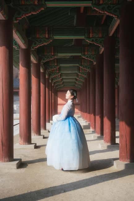 Seoul: Professional Hanbok Photography at Gyeongbok Palace - How the timing and price add up