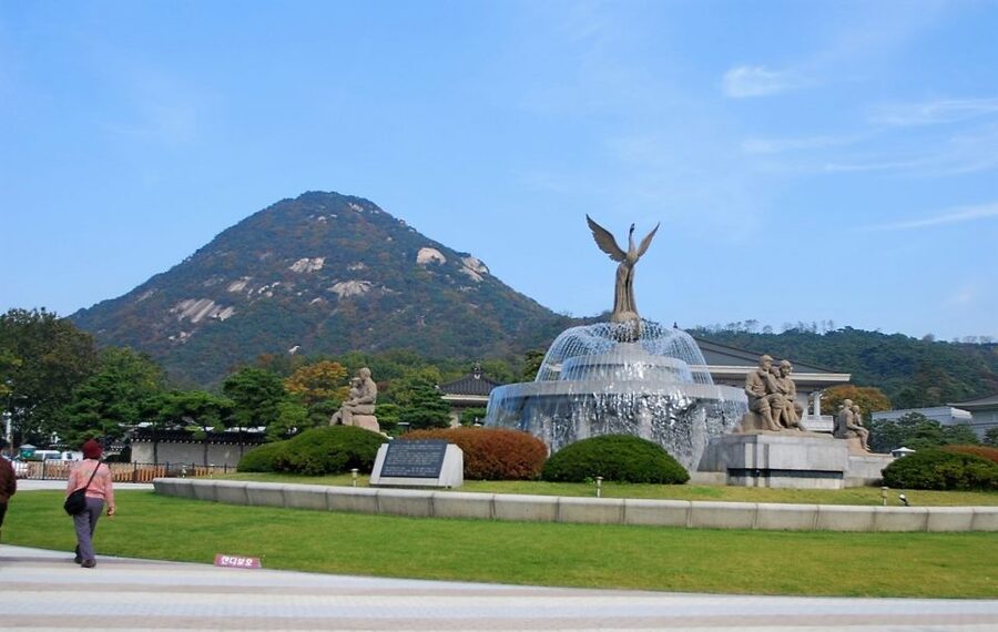 Seoul: Royal Palace Morning Tour including Cheongwadae - Starting at Lotte Hotel Seoul