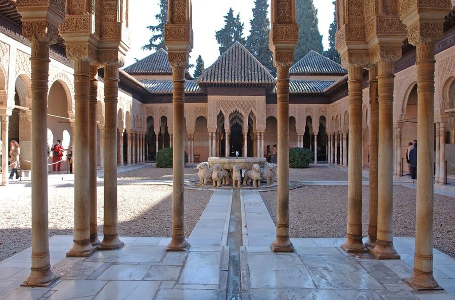 Seville: Alhambra Day Trip with Guide & Nasrid Palaces Entry - Meeting at Torre Sevilla and Settling Into the Ride