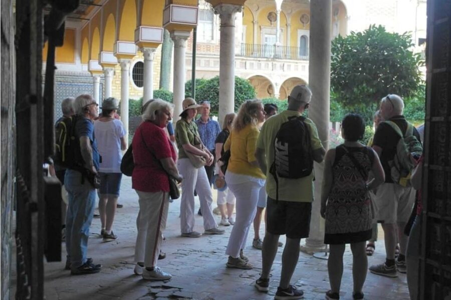 Seville: Casa de Pilatos and Condesa de Lebrija Palace Tour - Pickup, Timing, and the Walk Between the Palaces