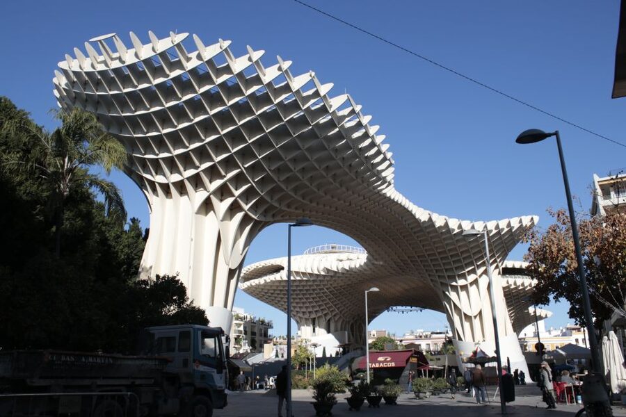 Seville: Palacio de Las Dueñas, La Macarena & Las Setas Tour - Why this northern Seville route works