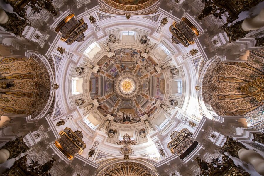 Seville: Palacio de Las Dueñas, La Macarena & Las Setas Tour - Who should book this walk?