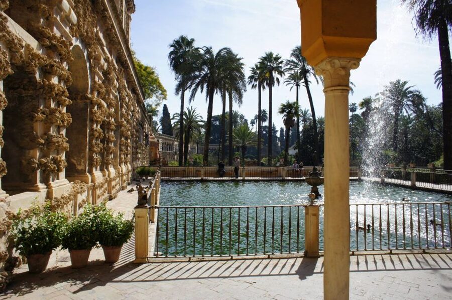 Seville Royal Palace and Game of Thrones Tour - Inside the Royal Alcázar with a focused guide