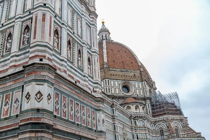 Sightseeing Guided Tour of Florence by Night including Duomo & Palazzo Vecchio - Starting at Santa Croce after sunset