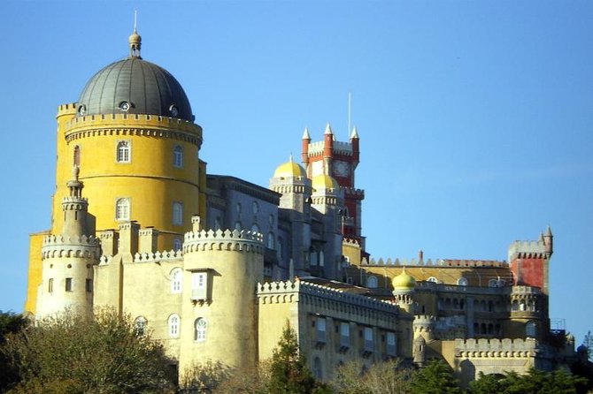 Sintra & Cascais Day Tour with Pena Palace Entry and Gardens Walk - Free time in postcard-style Sintra