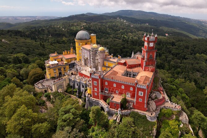 Sintra-Cascais-Pena Palace 8-People Small Group Tour from Lisbon - What this full day from Lisbon actually delivers