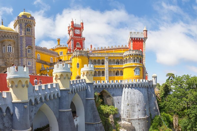 Sintra-Cascais-Pena Palace 8-People Small Group Tour from Lisbon - Colares, Guincho, and the road to the Atlantic