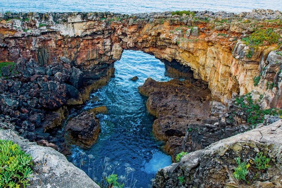 Sintra: Full-Day Deluxe Tour with Pena Palace ticket - Guincho Beach and the road to Boca do Inferno