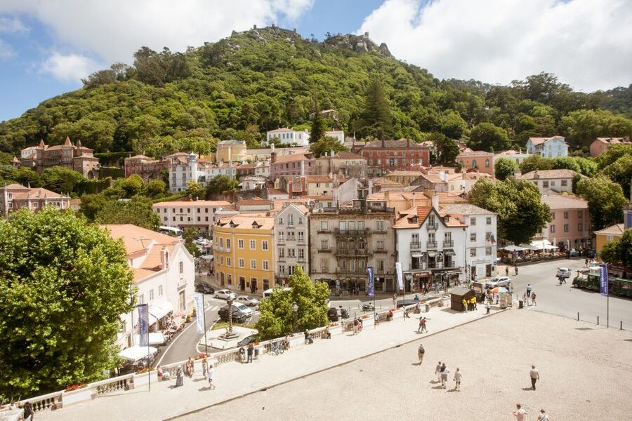 Sintra: Half-Day Tour with Royal Palace Ticket - Entering Sintra’s National Palace