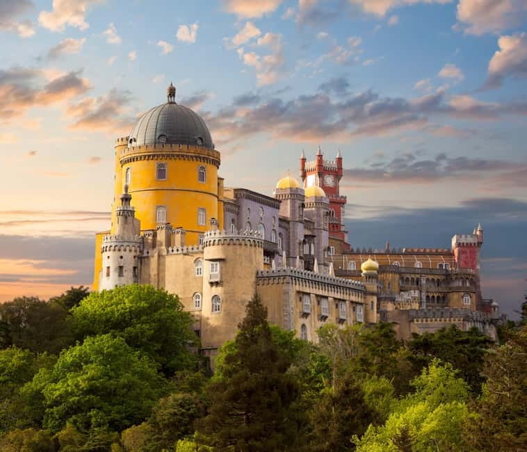 Sintra Hike: Past palaces and hidden paths. - The first 3 kilometers: climb before the views