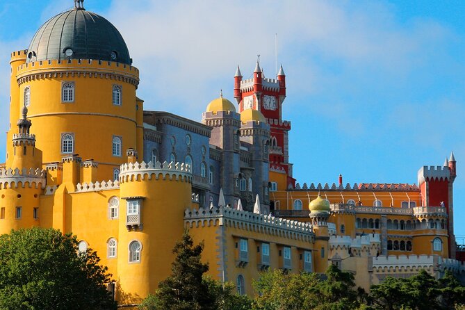 Sintra Historical Jeep Adventure - Palaces & Secret Routes - A quick taste of Sintra’s historic center