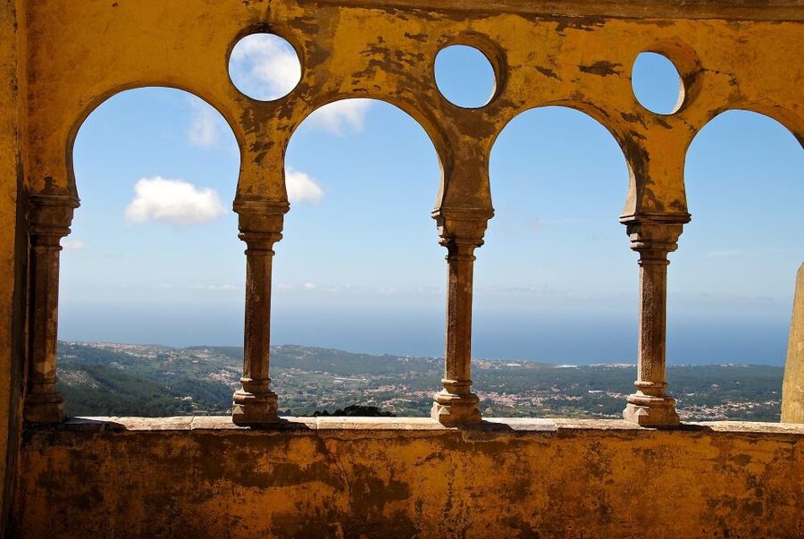 Sintra Palaces and Cascais Magical Experience Private Tour - Lunch in Sintra, with the bill in your hands